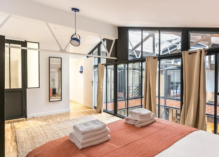 Fantastic Architect Loft For 10 Guests Near Metro